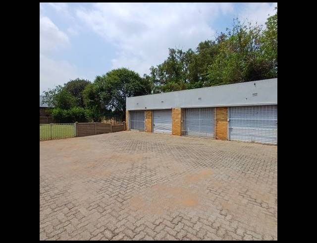 1 BEDROOM FLAT FOR SALE IN MEYERTON CENTRAL